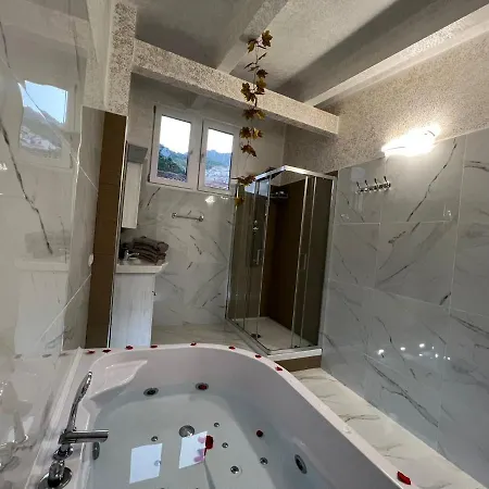 L'oasi Del Raganello 住宿加早餐酒店 *