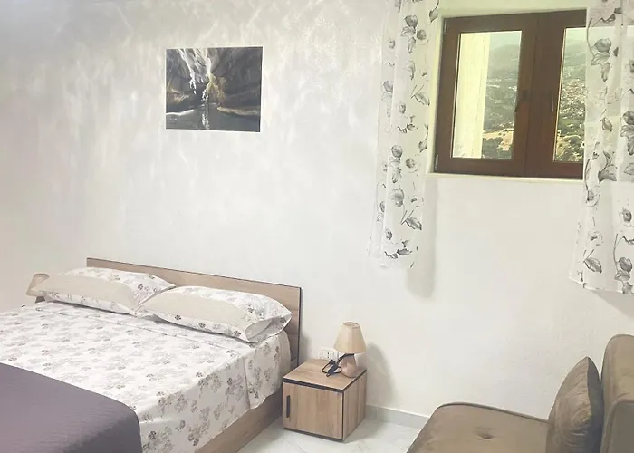 L'oasi Del Raganello לינה וארוחת בוקר